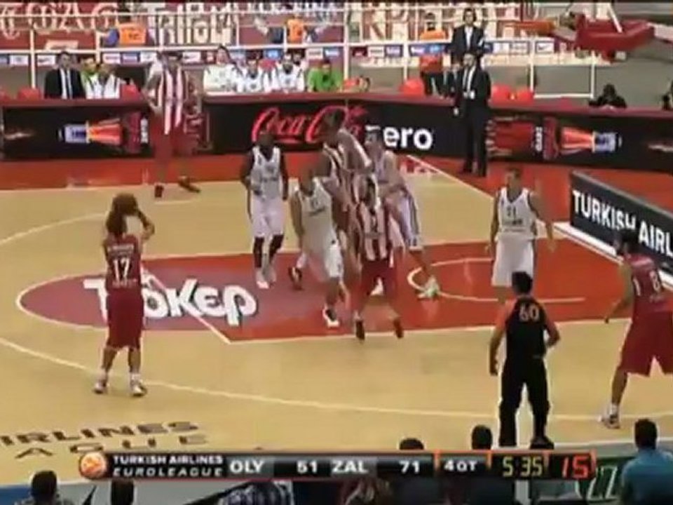 Spanier siegen gegen Türken, Olympiakos kassiert Heimpleite