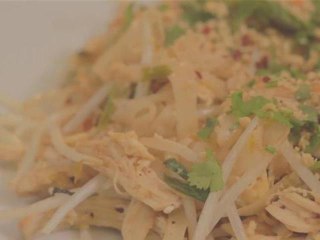 How to Make Thai Chicken with Rice Noodles