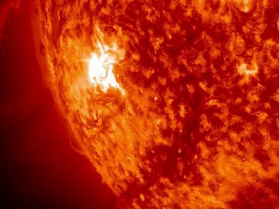 Violente éruption solaire du 23 octobre 2012