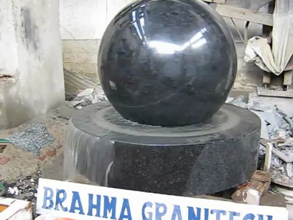 Rolling sphere fountains