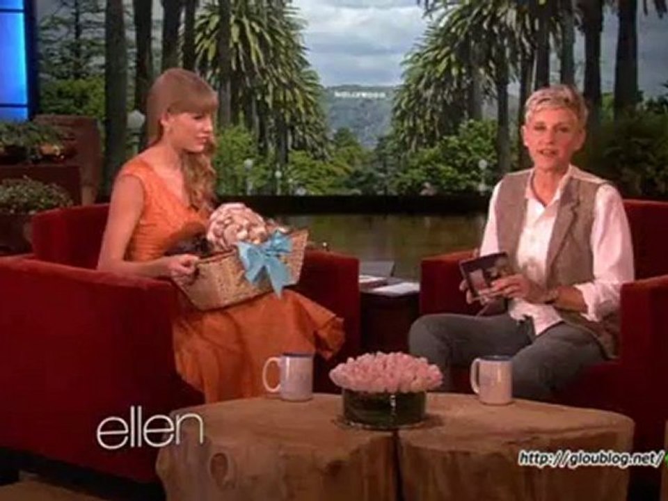 Taylor Swift In The Haunted Hallway Oct 25 2012