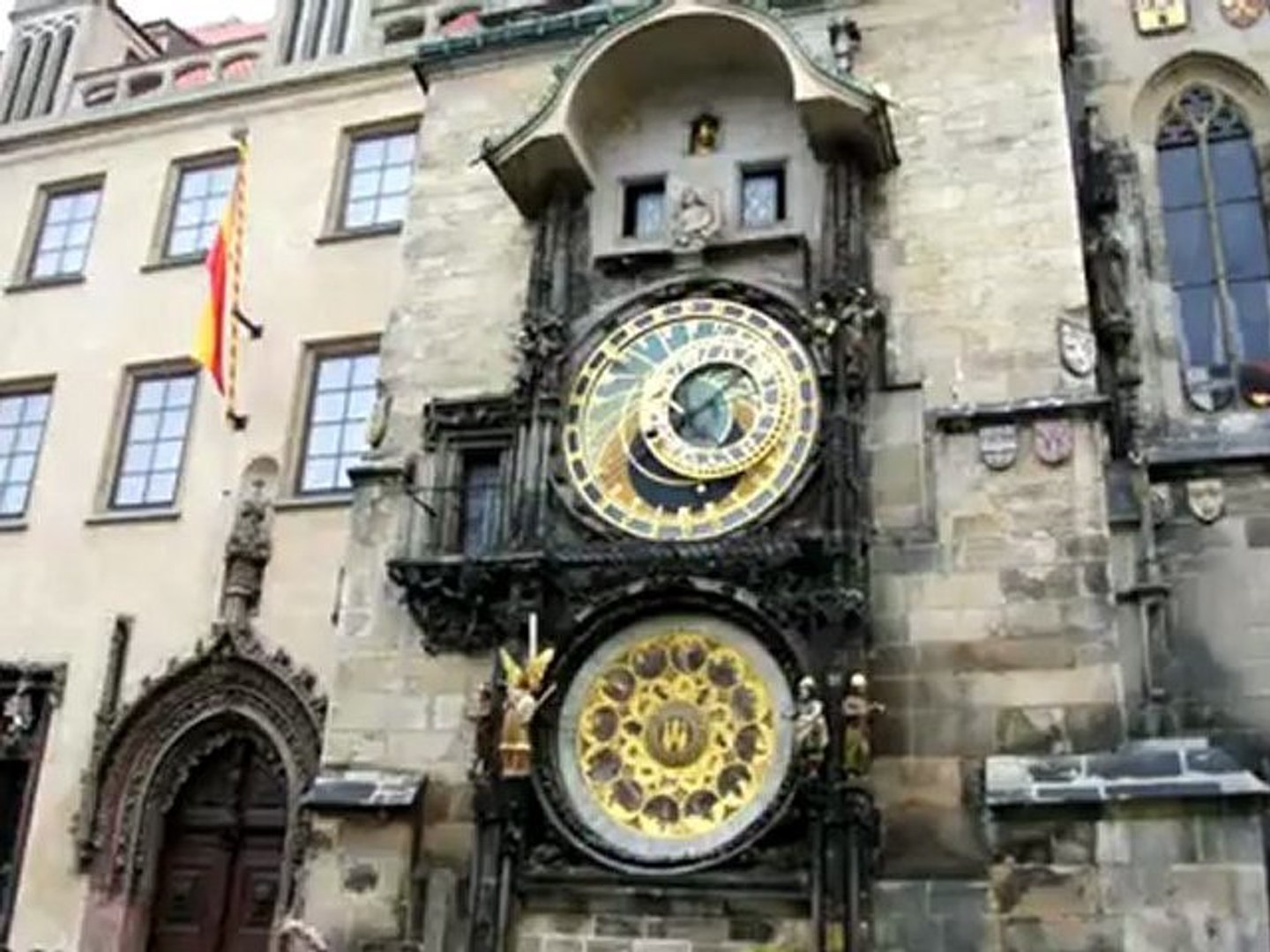PRAGUE - Horloge Astronomique - Vidéo Dailymotion