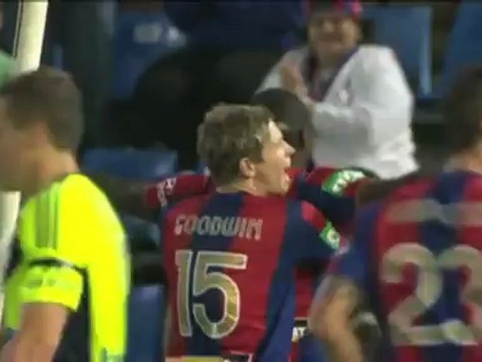 Emile Heskey's two goals for Newcastle Jets vs. Melbourne Victory (2-1)