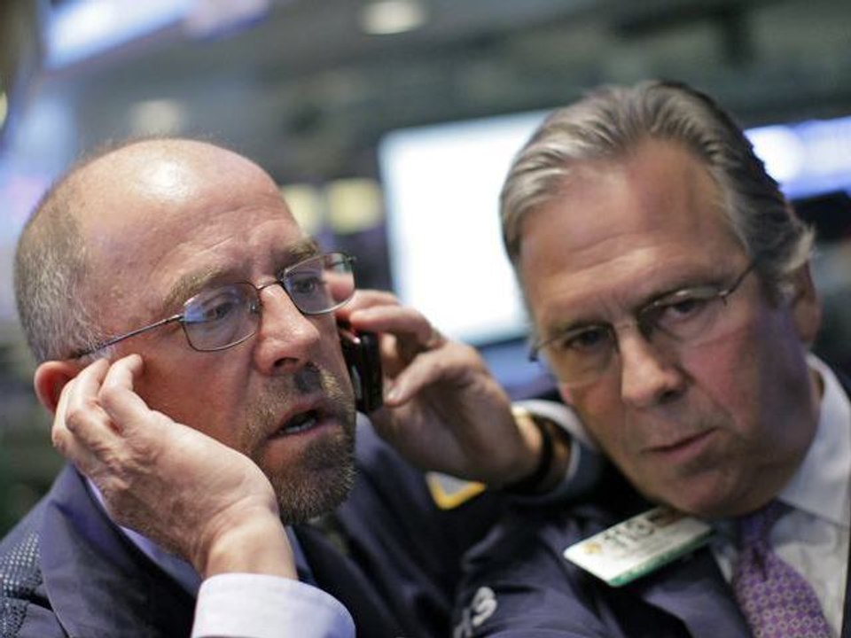 Stocks Close Flat After Disappointing Apple Earnings