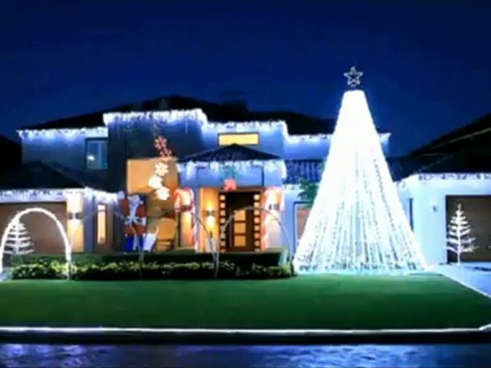 ** UNIVERSAL CHRISTMAS **