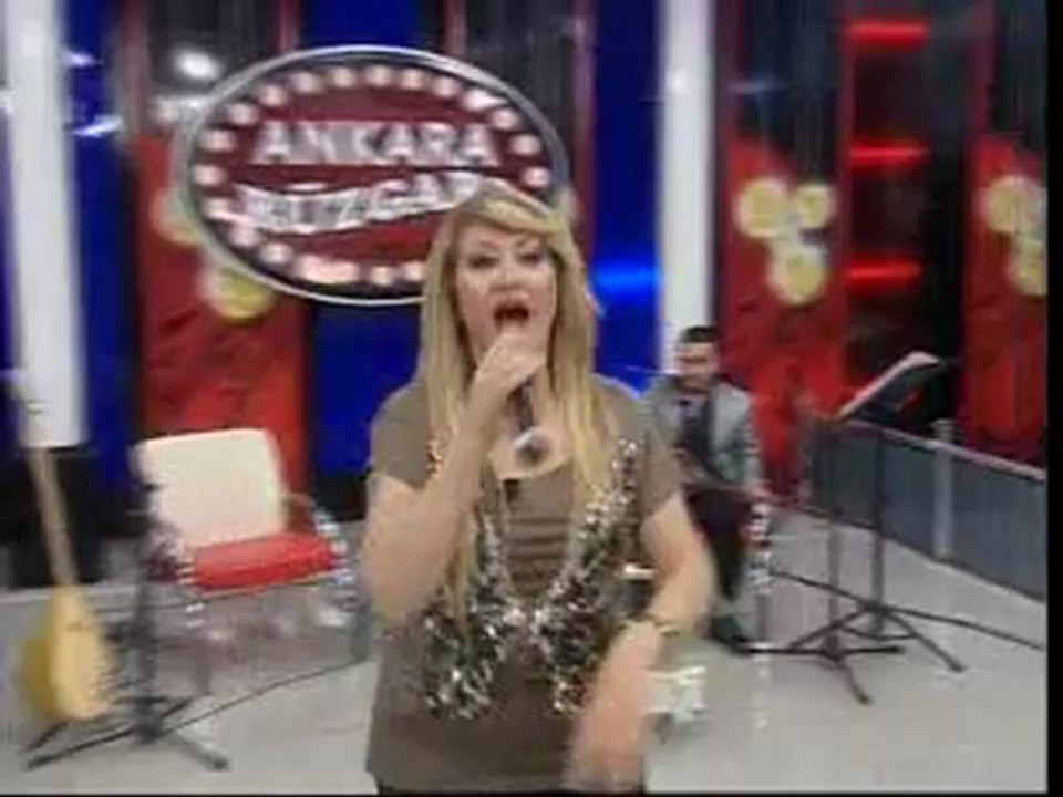 DİLEK AKSEL-Başladığı Gibi Bitmiyor Aşklar