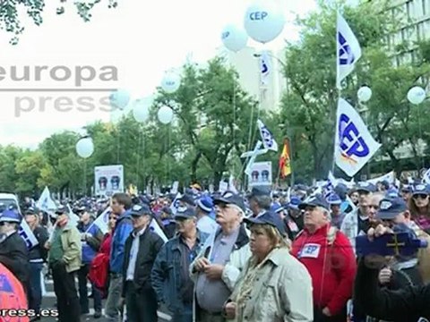 Polícias protestan contra los recortes ante Interior