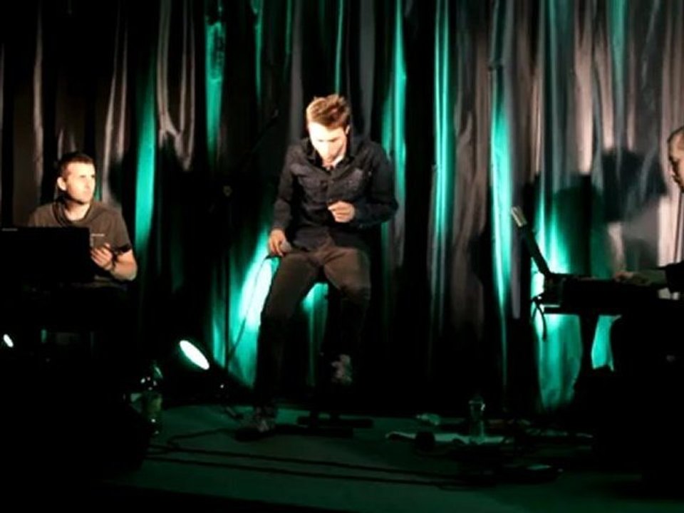 Marcin Januszkiewicz śpiewa Osiecką Części Zamienne