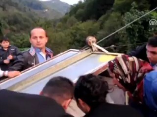 Gelinle Damat ölüme meydan okudu! VİDEO İZLE - www.olay53.com