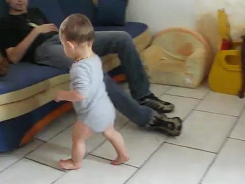 Ryan qui danse tic et tac