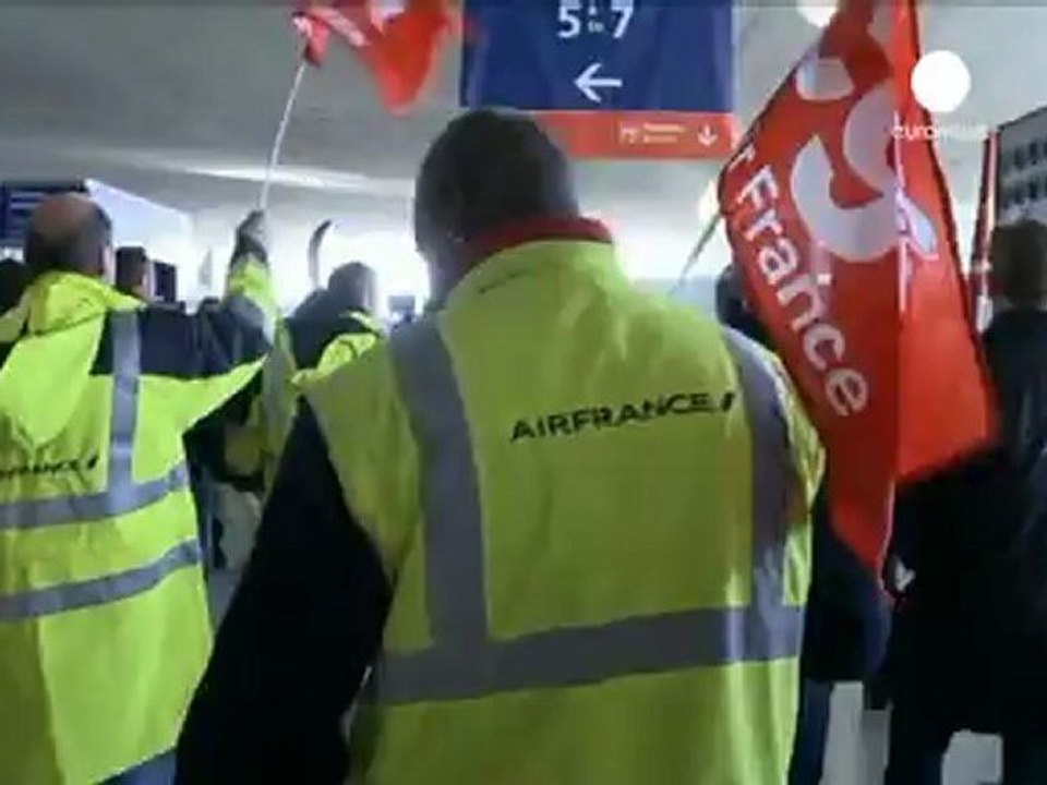 Charles de Gaulle Havaalanı'nda grev gerginliği