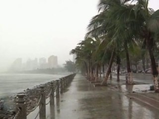 'Super typhoon' roars past China
