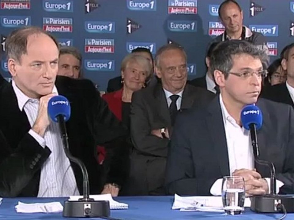 Fillon traite Ayrault de sectaire