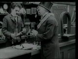 The Pawnshop / Charlie Chaplin.