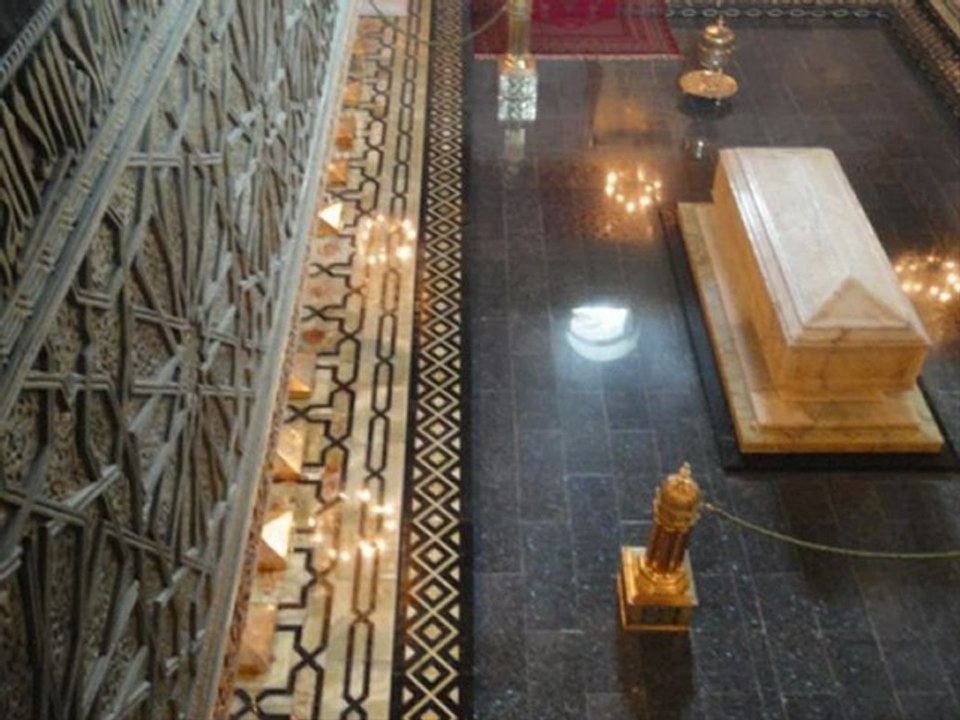 TOUR HASSAN & MAUSOLEE - RABAT