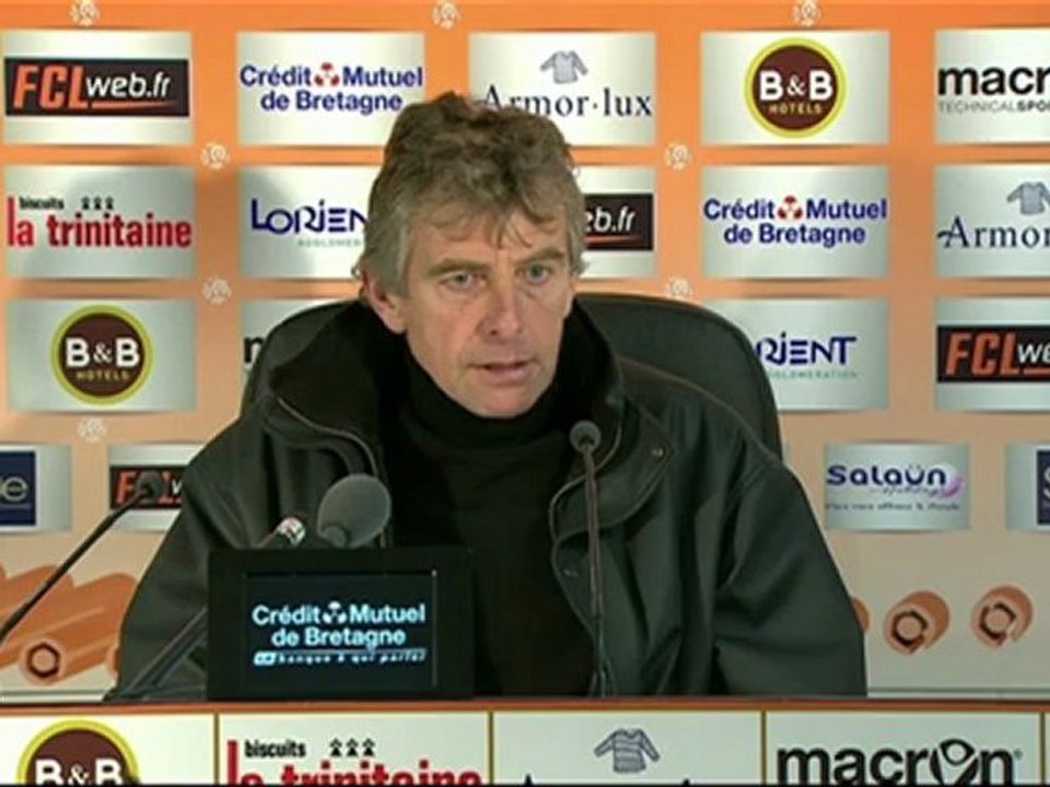 Conférence de presse FC Lorient - AC Ajaccio : Christian  GOURCUFF (FCL) - Alex  DUPONT (ACA) - saison 2012/2013