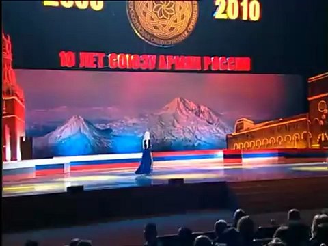 Известная чеченская певица Хеда Хамзатова поет на армянском.