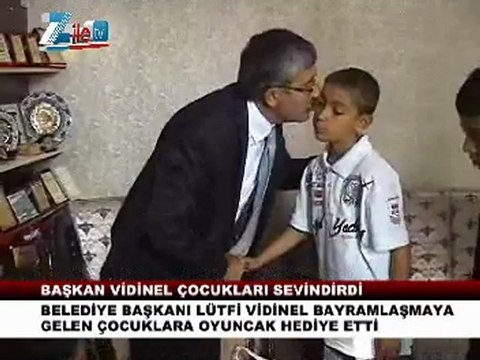 Başkan vidinel bayramda çocukları sevindirdi.