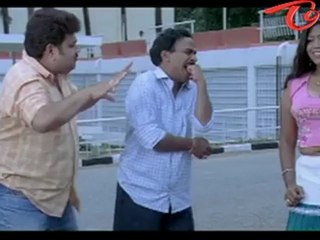 Venumadhav Flirts Beautiful Girl As Nayanatara