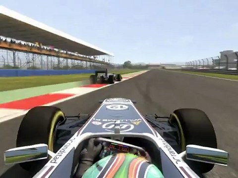 F1 2011 - GP d'Inde - Kier vs Schumacher (1) en onboard