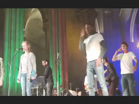 Holy Date sur le parvis de la Cathédrale de Saint-Denis