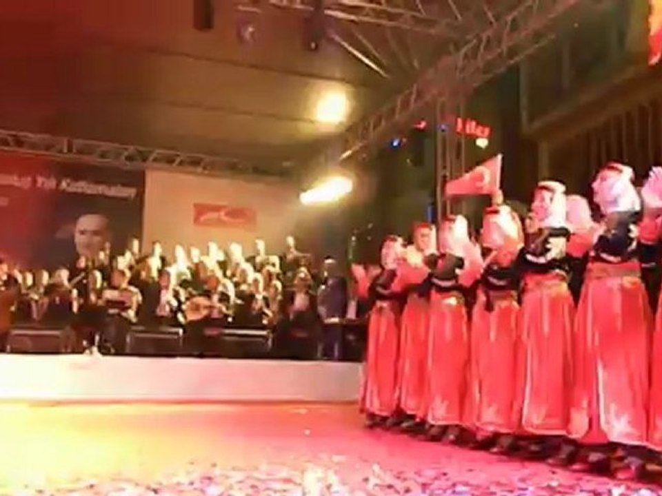 Sarı Saçlım Mavi Gözlüm