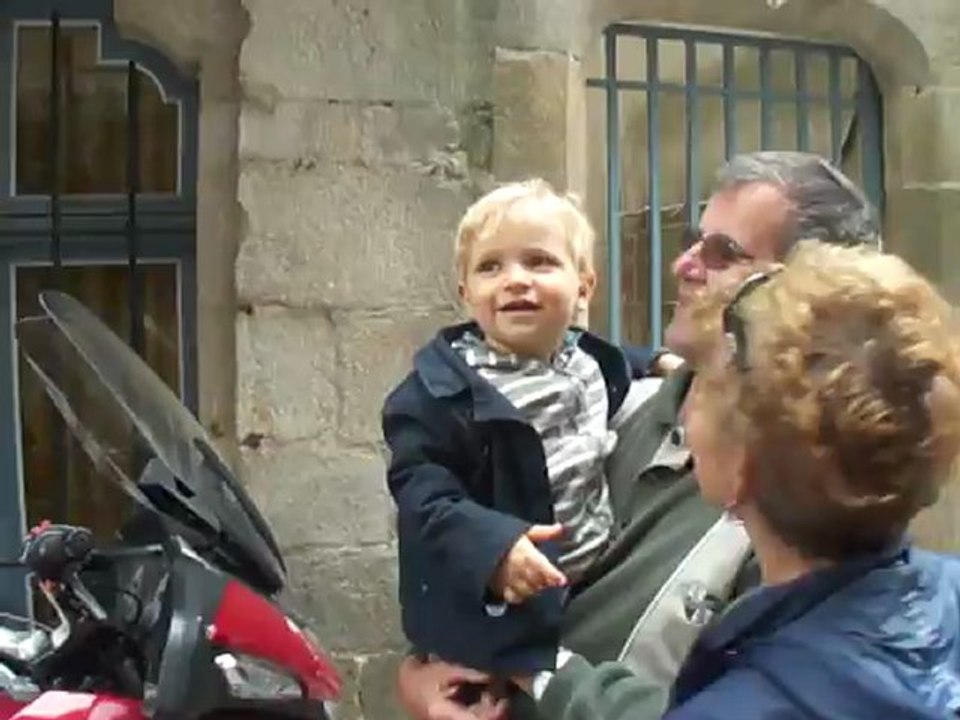 Nounours fait des bulles