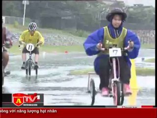 ANTÐ - Đua xe ba bánh ủng hộ nạn nhân động đất, sóng thần tại Nhật