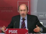 Rubalcaba dice a Cospedal que pida perdón a catalanes