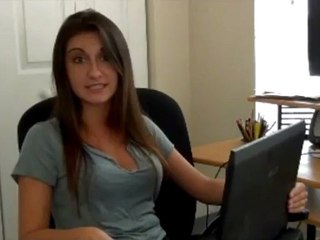 College Girls at CollegeGirlsKnowHOw.com | How To Detect and Avoid Fake Profiles in Facebook