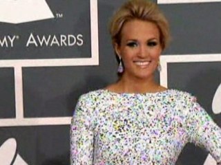 Underwood to perform at AMAs, Ron Wood engaged