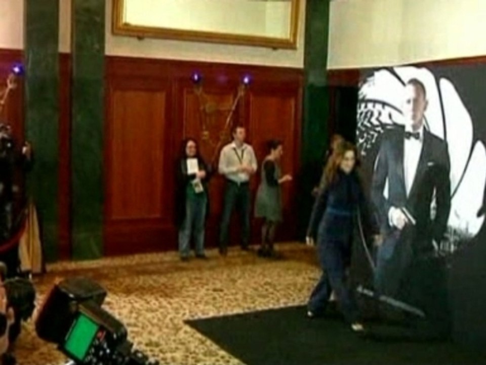 "Skyfall" breaks Bond's UK box office record, opens in Germany