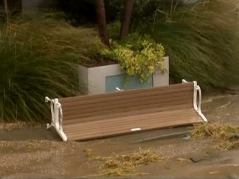 Obama, Romney put aside campaign for storm relief - for now