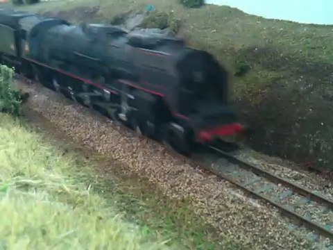 241P Jouef et rame LS Models