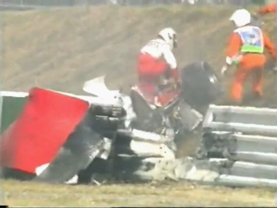 McNish Crash in Japan 2002