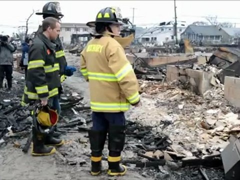 Fire destroys New York City neighborhood