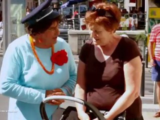 TATIE Fait son intérim chez vous !... en CHARGEE DE LETTRES