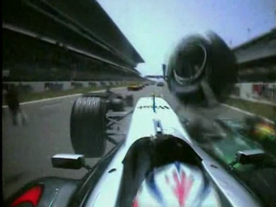 Raikkonen and Pizzonia Crash in Spain 2003