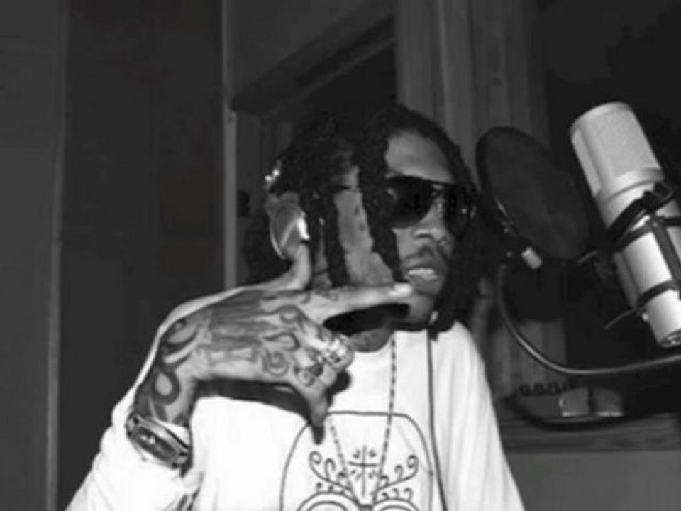 Vybz Kartel - Whine Fi Money - Clean - Rich Famous Riddim