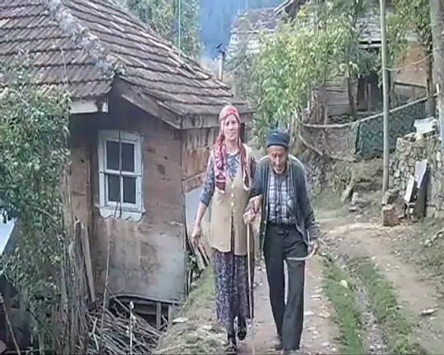 EFSANE MUHTAR SAZI İLE KÖYLERİ TANITTI