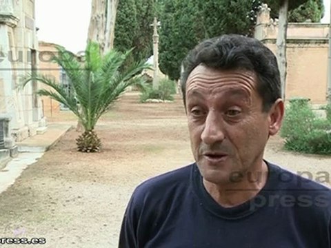 Las aficiones de los difuntos adornan sus lápidas