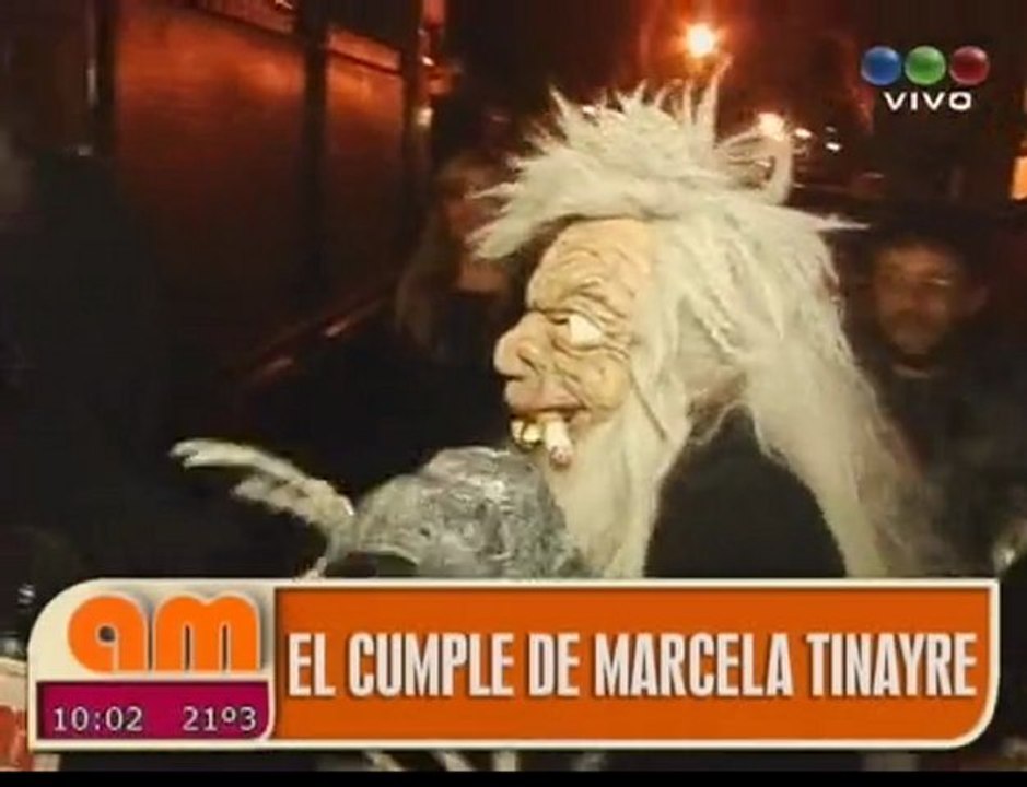 Susana disfrazada de bruja