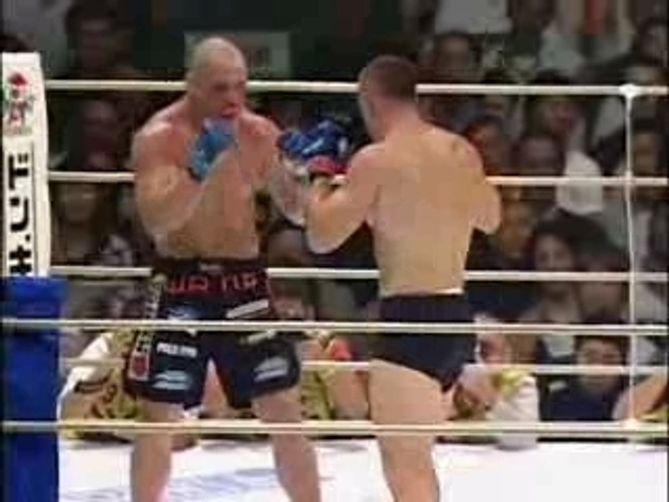 CroCop_Vs_Silva_BACKSTAGE