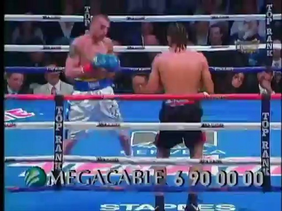 2011-06-04 Vanes Martirosyan vs Saul Roman