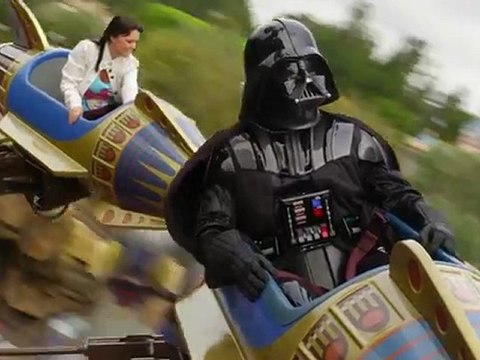 Dark Vador en balade ... à DisneyLand !