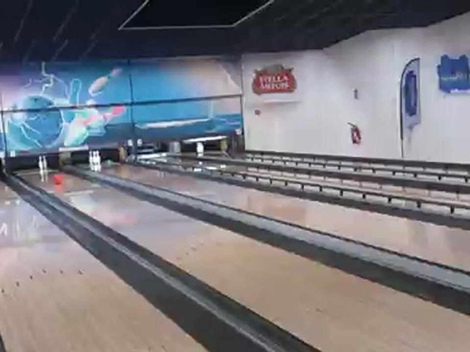Laura Bowling