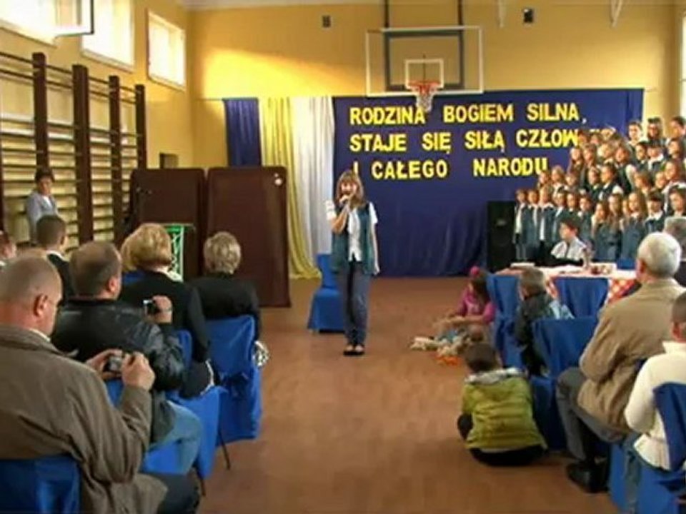 Ostrowskie obchody XII Dnia Papieskiego w ZSP Nr 1 w Ostrowi Mazowieckiej 2012