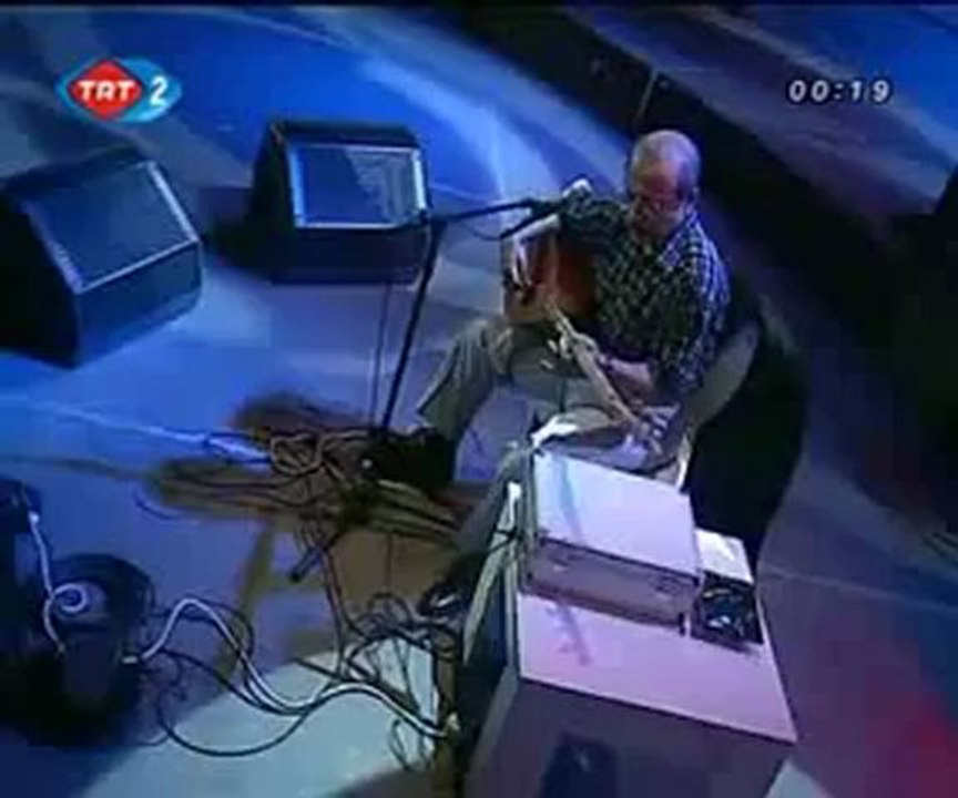 ' Cahildim dünyanın ' Neşet Ertaş '