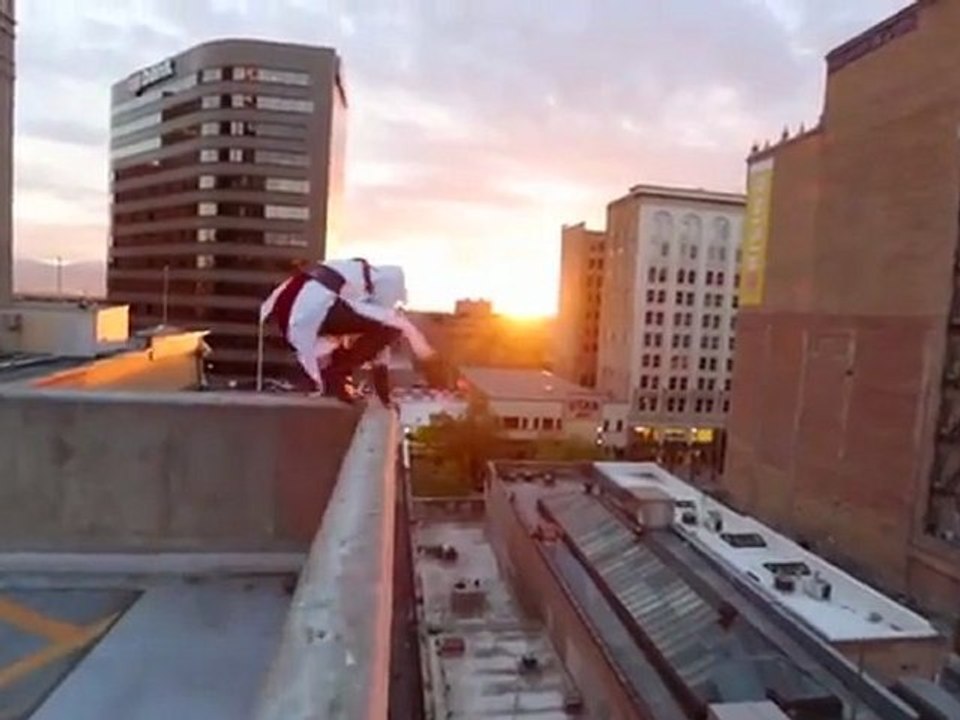 Assassin's Creed se met au Parkour en vrai - TconouKoi