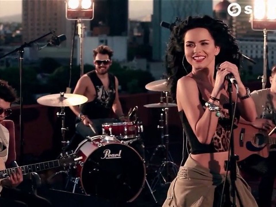 INNA - Un Momento (Rock The Roof @ Mexico City)